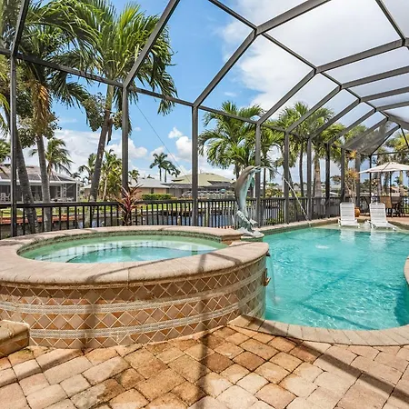 Spacious Canalfront Oasis With Pool And Hot Tub!